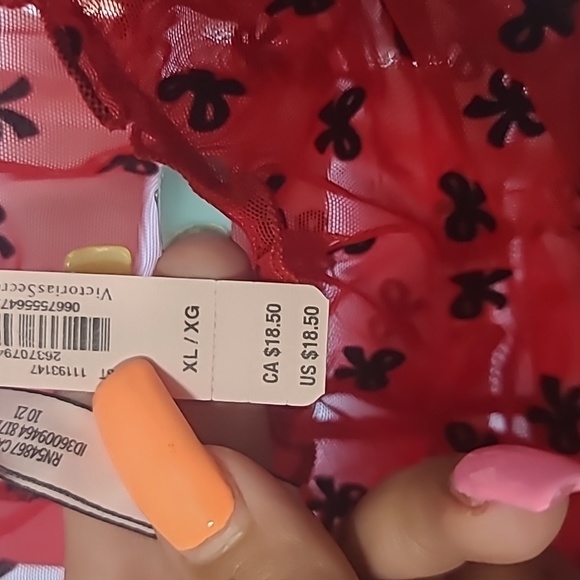 Red Victoria secret panties - Picture 4 of 7
